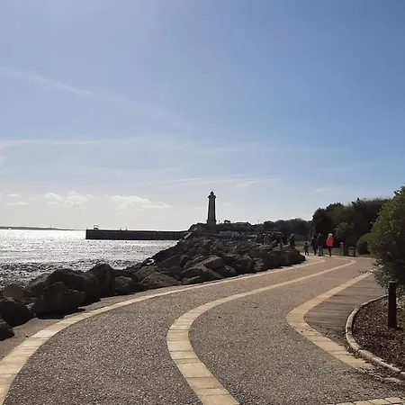 Apartment Le Petit Bleu De Didonne 28m2 150 M De La Avec Balcon